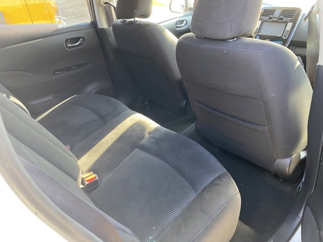 Vehicle image 14 of 18
