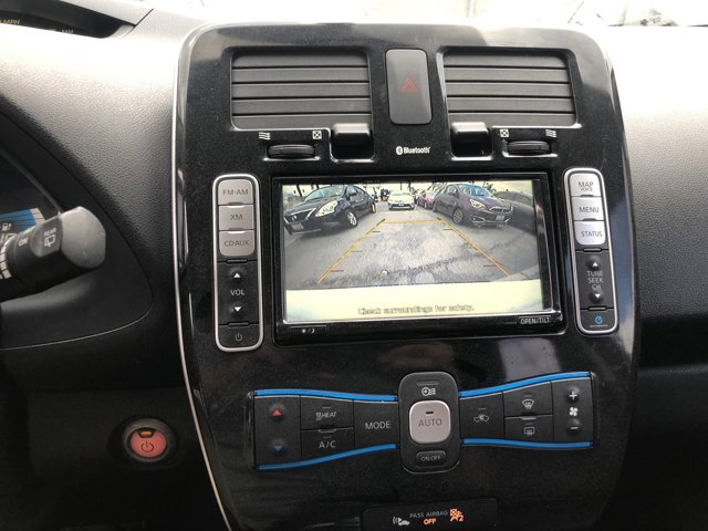 Vehicle image 9 of 18