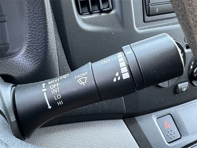 Vehicle image 27 of 34