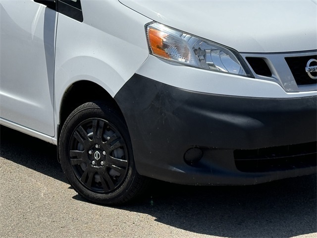 Vehicle image 31 of 34