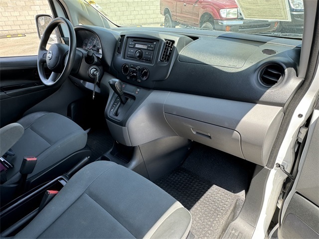 Vehicle image 13 of 34