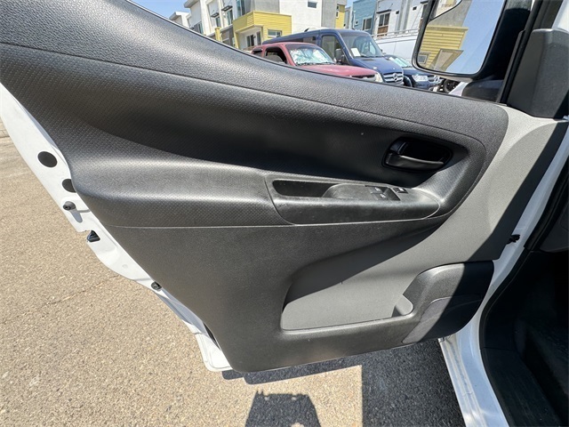 Vehicle image 22 of 34