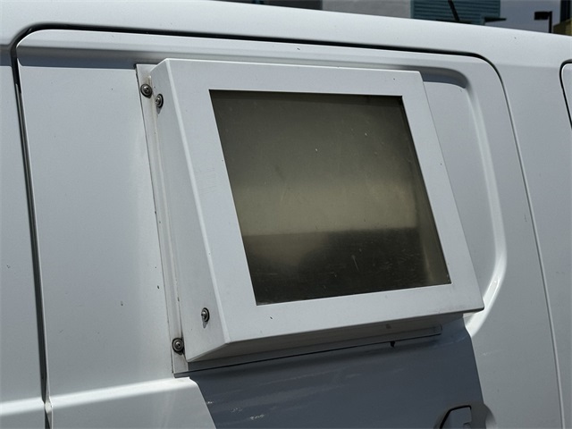 Vehicle image 24 of 34