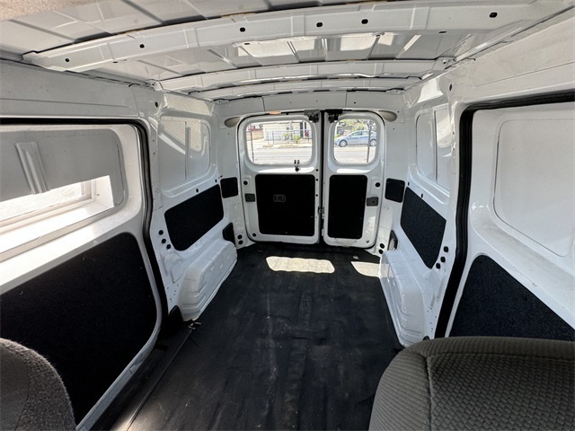 Vehicle image 15 of 34
