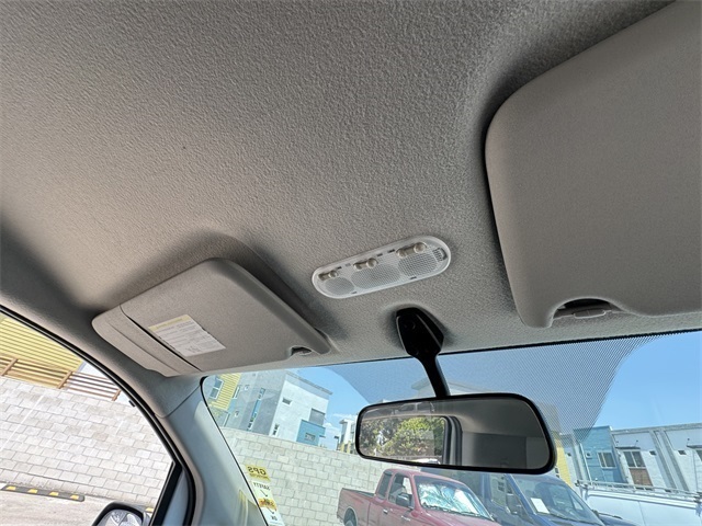 Vehicle image 28 of 34