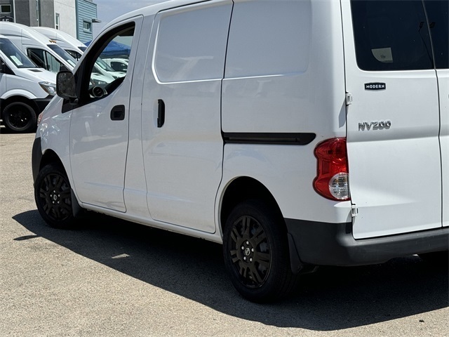 Vehicle image 6 of 34