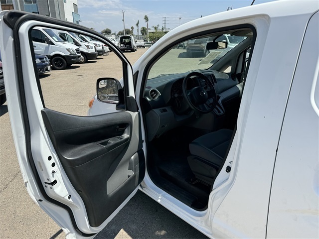 Vehicle image 16 of 34