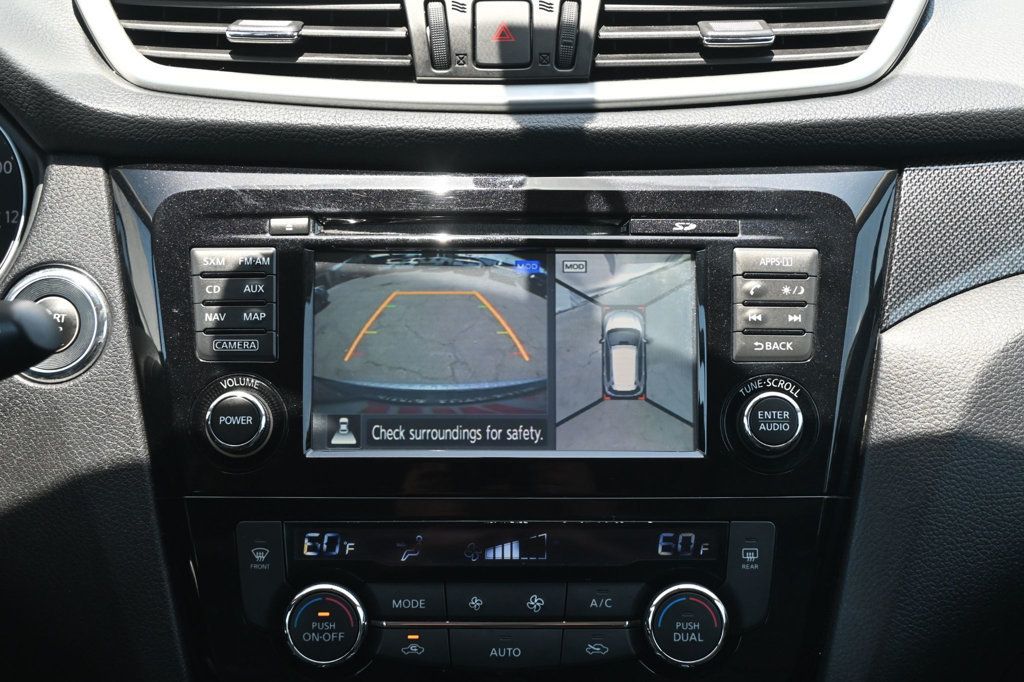 Vehicle image 10 of 19