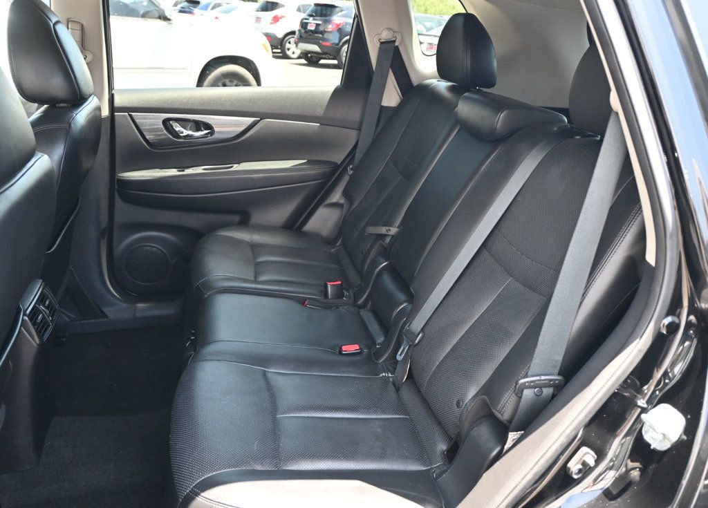 Vehicle image 14 of 19