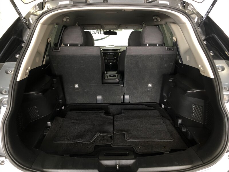 Vehicle image 11 of 24