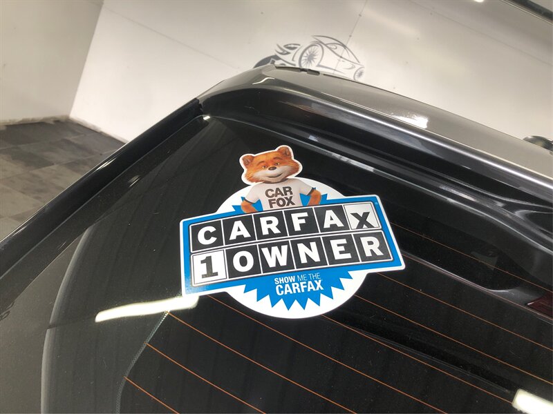 Vehicle image 22 of 24
