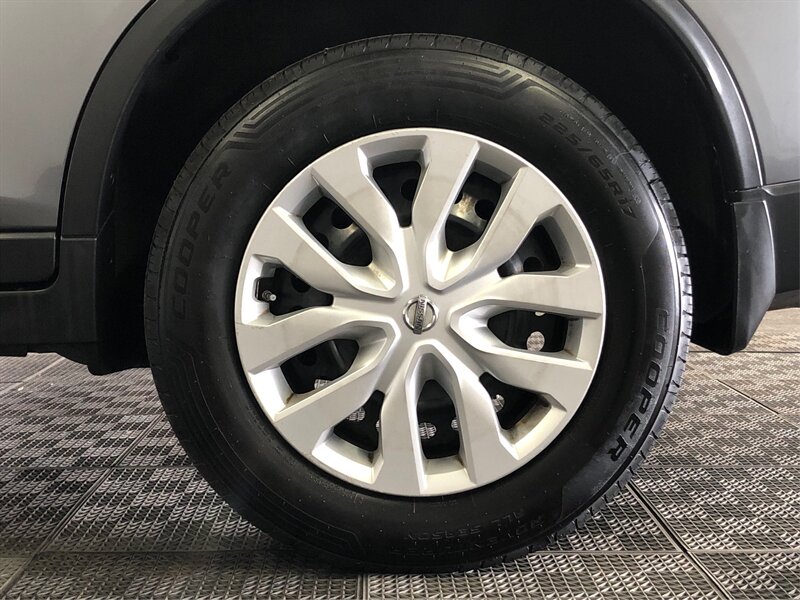 Vehicle image 10 of 24