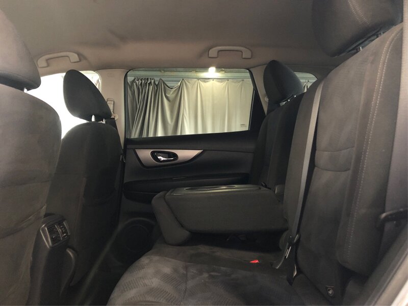 Vehicle image 13 of 24