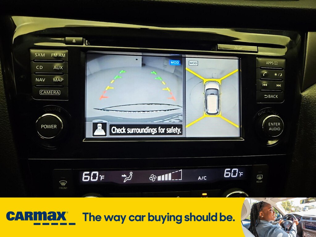Vehicle image 21 of 29