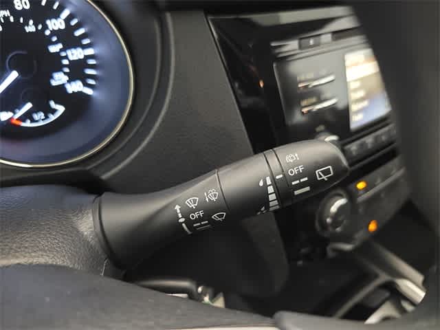Vehicle image 26 of 48
