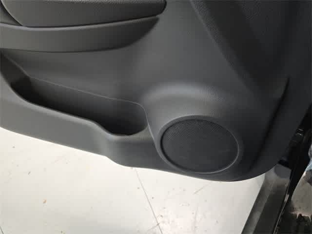 Vehicle image 31 of 48