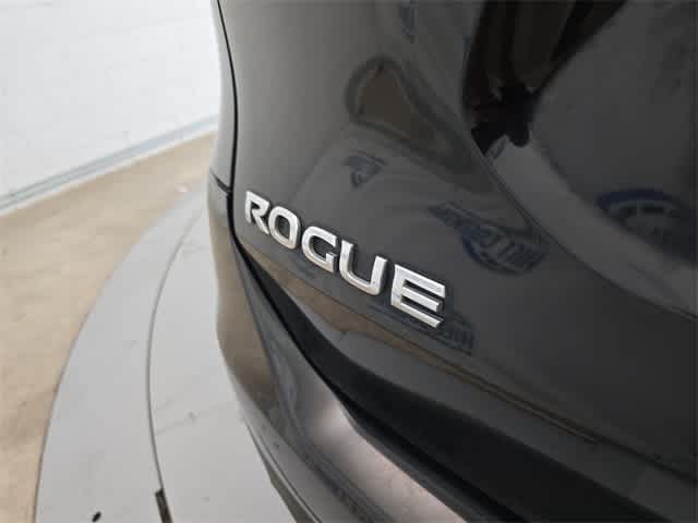 Vehicle image 13 of 48