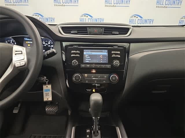 Vehicle image 28 of 48