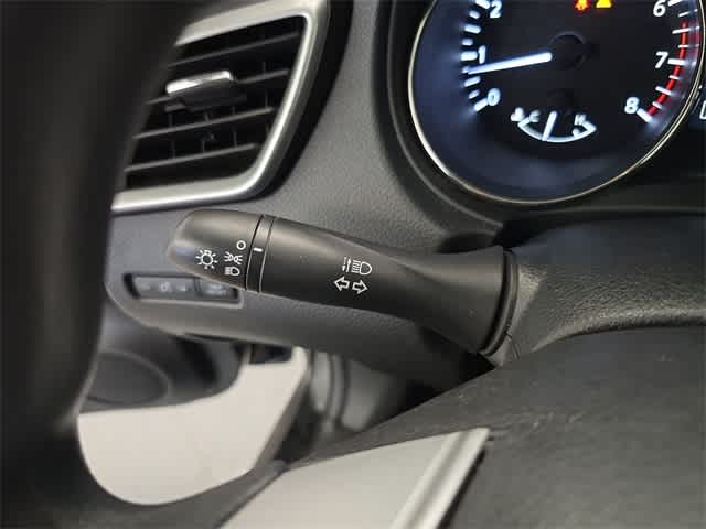 Vehicle image 27 of 48