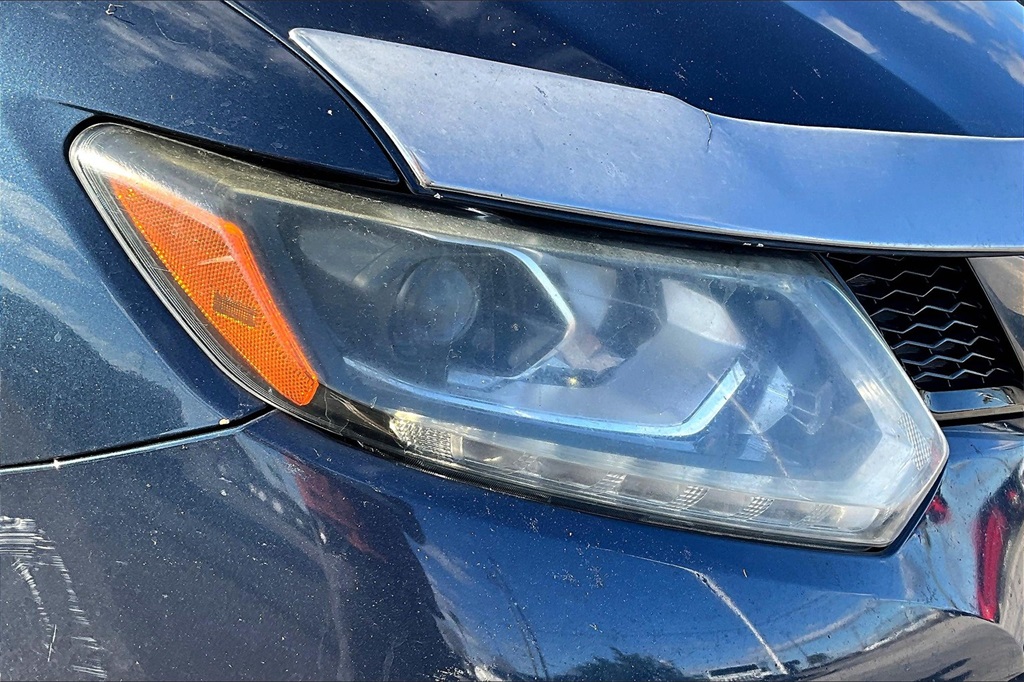 Vehicle image 28 of 33
