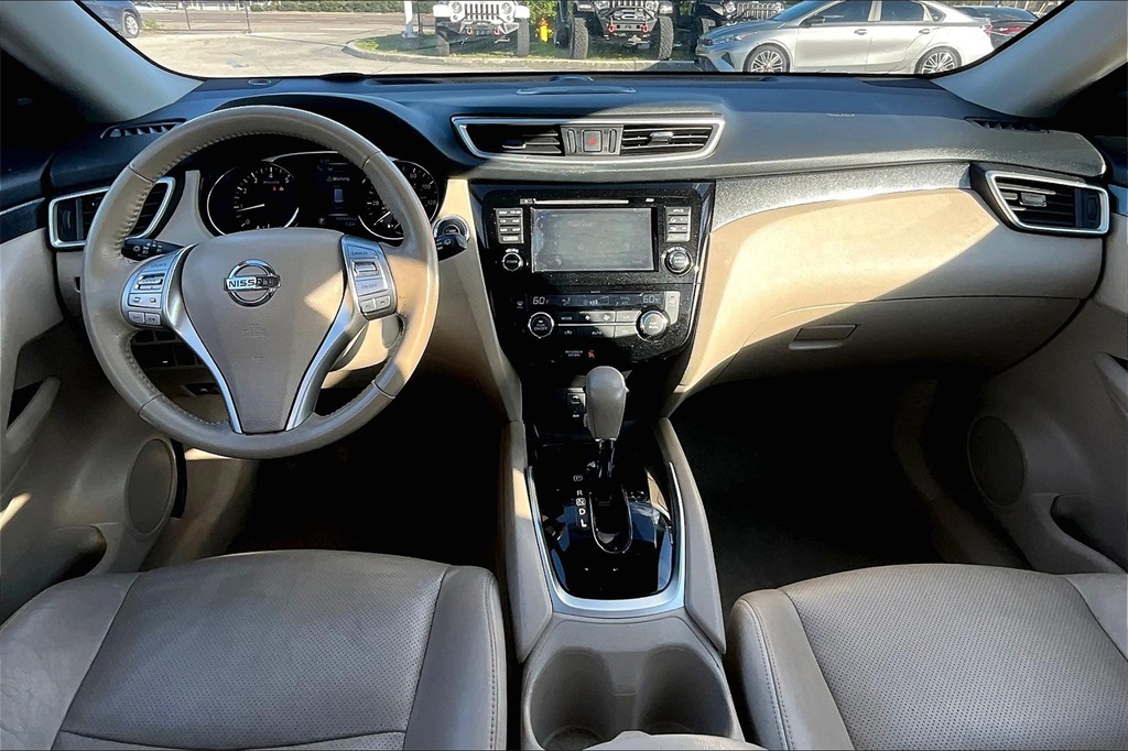 Vehicle image 15 of 33