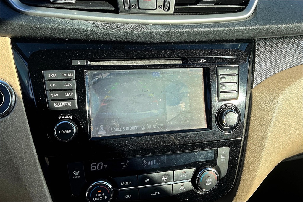 Vehicle image 21 of 33