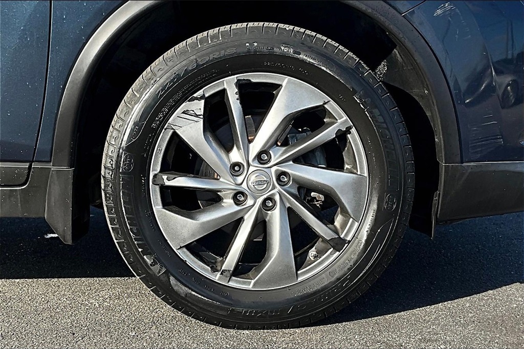 Vehicle image 11 of 33