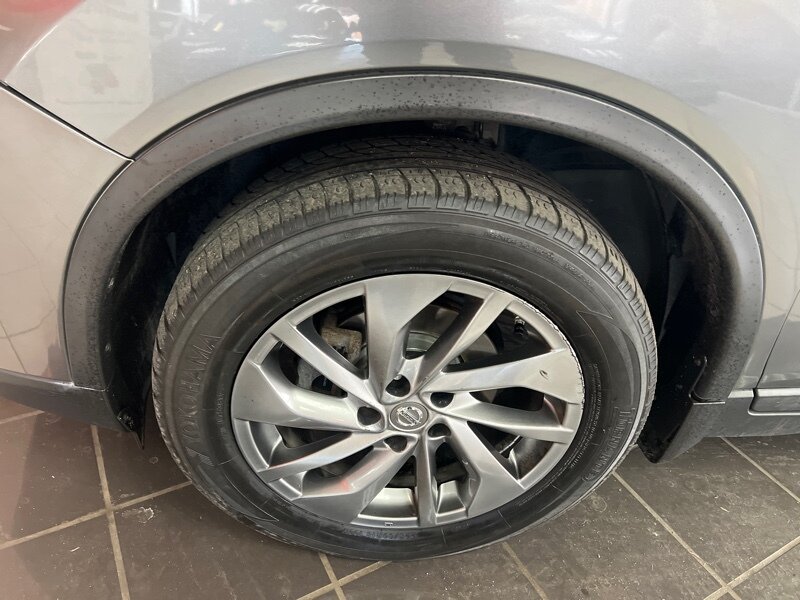 Vehicle image 40 of 44
