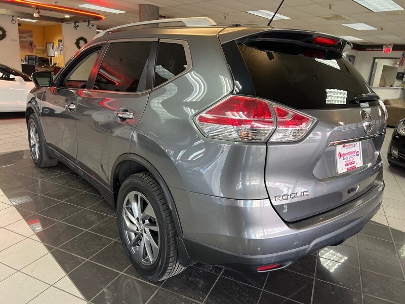 Vehicle image 5 of 44