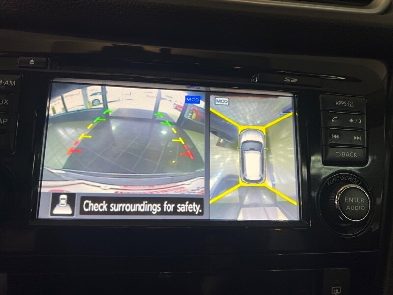 Vehicle image 18 of 44