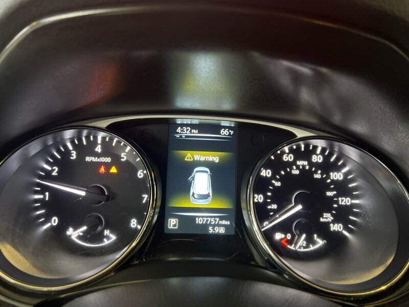 Vehicle image 13 of 44