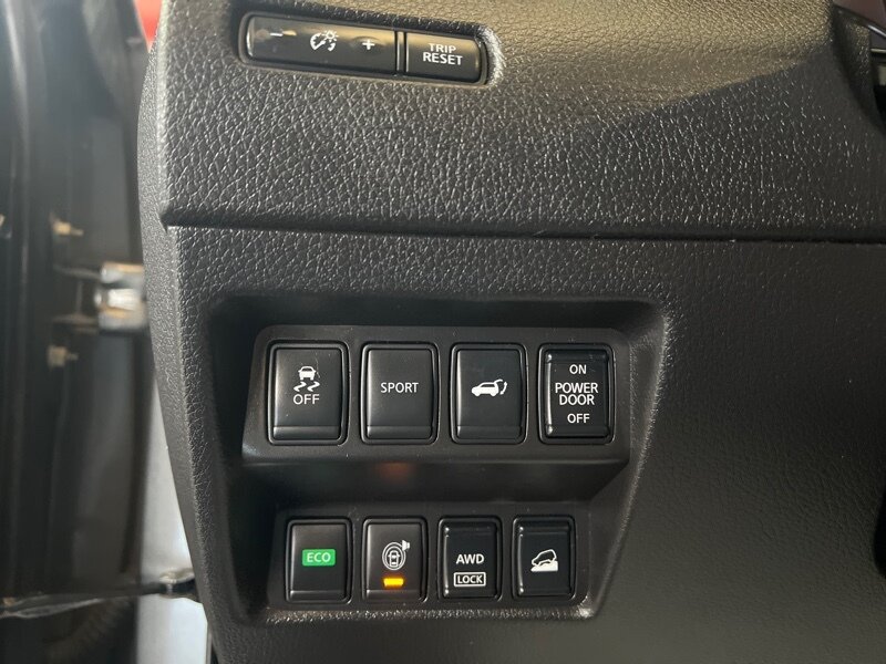 Vehicle image 15 of 44