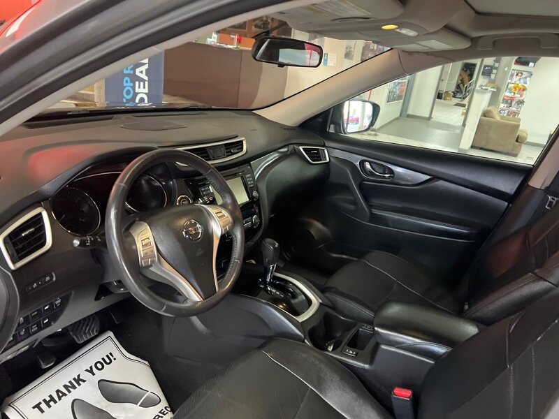 Vehicle image 11 of 44