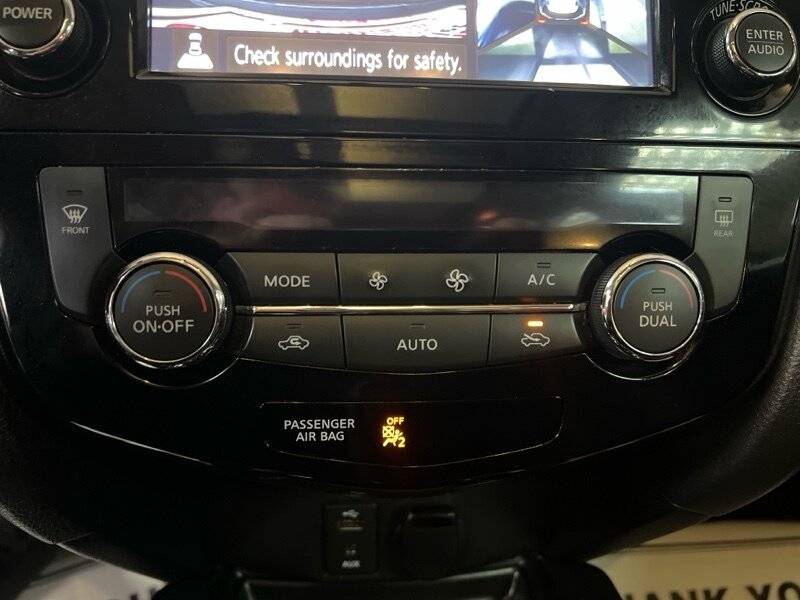 Vehicle image 20 of 44