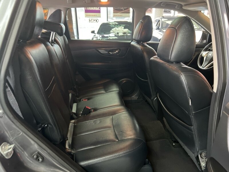 Vehicle image 29 of 44