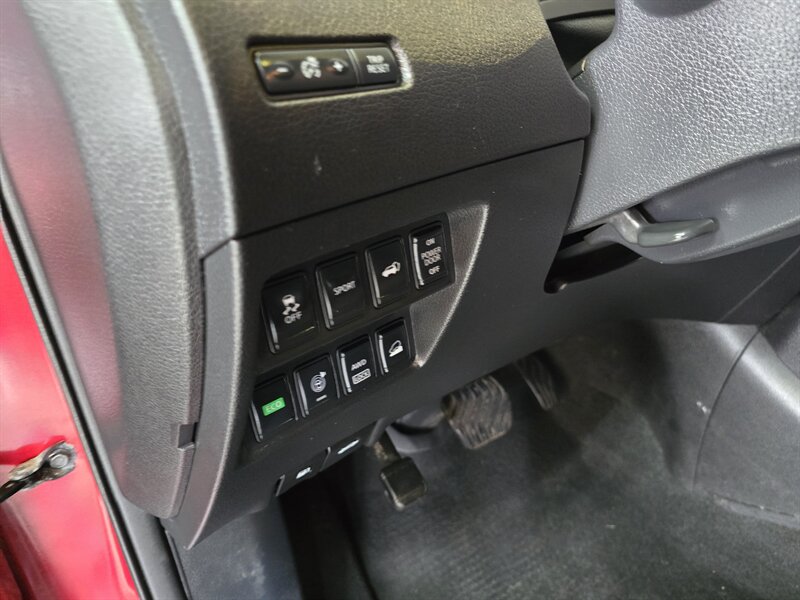 Vehicle image 18 of 44