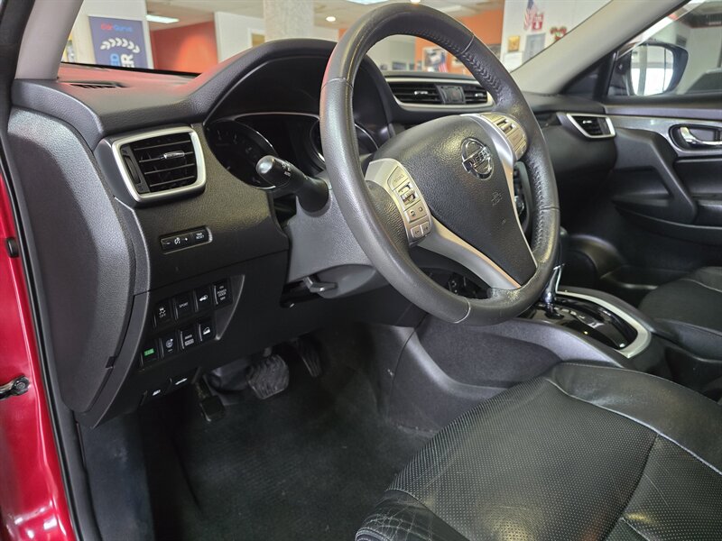 Vehicle image 9 of 44
