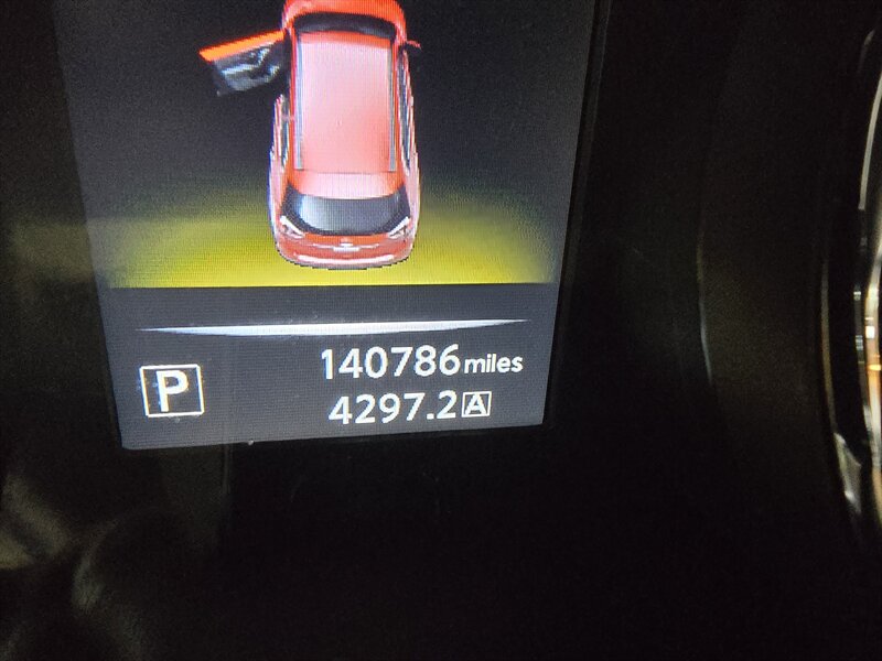 Vehicle image 27 of 44