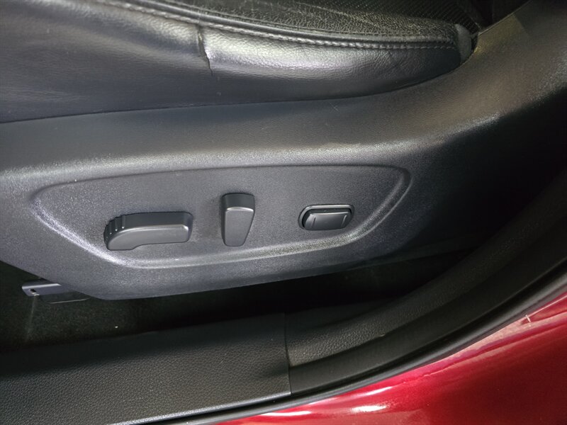 Vehicle image 38 of 44