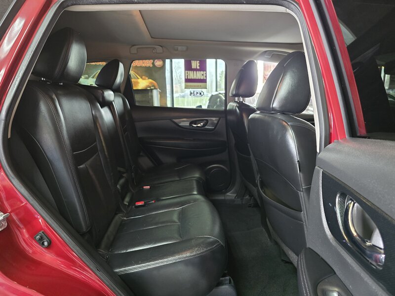 Vehicle image 15 of 44