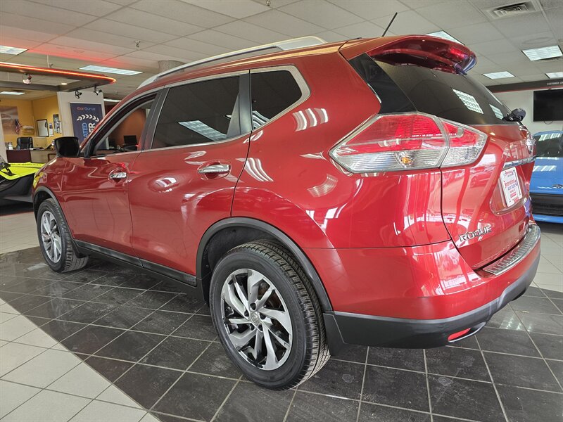Vehicle image 4 of 44