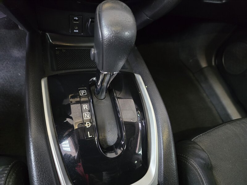 Vehicle image 20 of 44