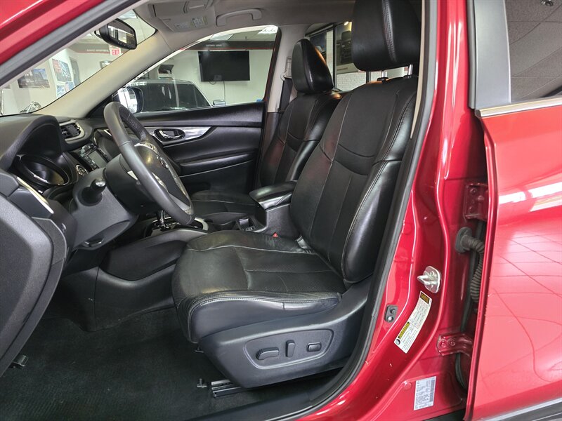 Vehicle image 7 of 44