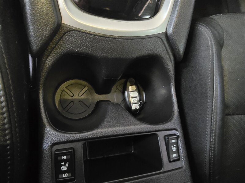 Vehicle image 21 of 44