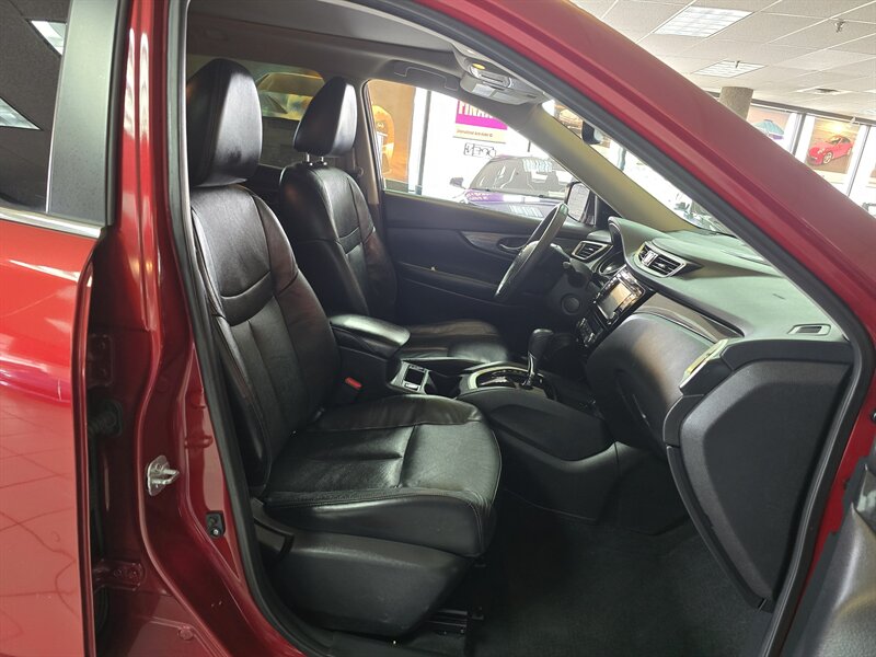 Vehicle image 14 of 44
