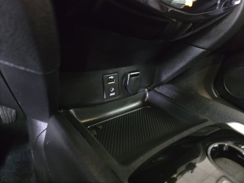 Vehicle image 23 of 44
