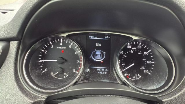 Vehicle image 16 of 32