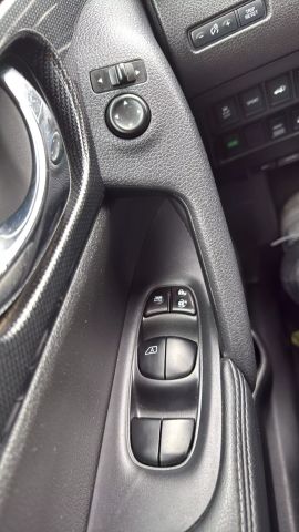 Vehicle image 22 of 32