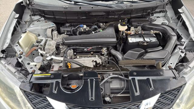 Vehicle image 24 of 32