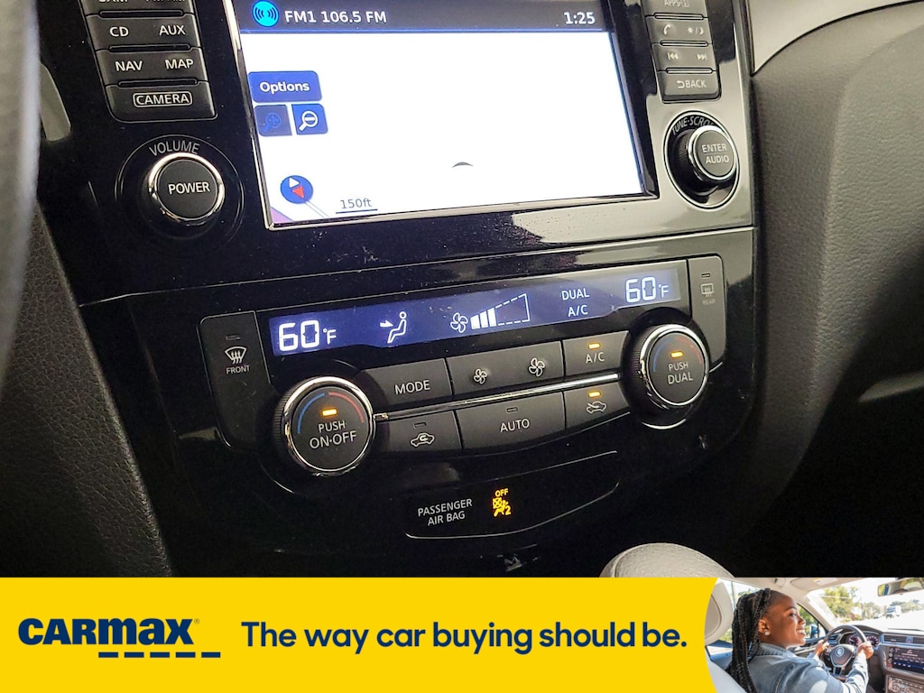 Vehicle image 21 of 28